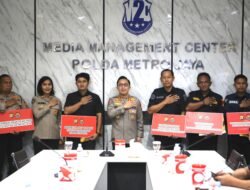 Bidhumas Polda Metro Jaya Gelar Anev Bulanan, Sejumlah Anggota Berprestasi Terima Penghargaan