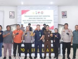 Polres Pelalawan bersama Kejari, Ketua Pengadilan dan BNNK Melakukan Pemusnahan Barang Bukti Narkotika Jenis Sabu Sebanyak 1 Kg