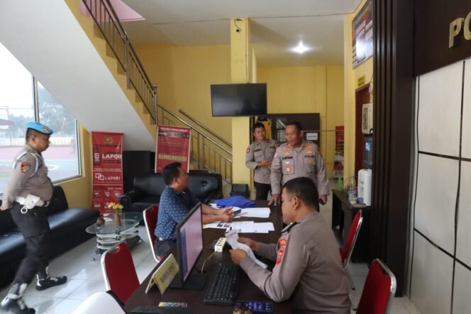 
 Kapolres Simalungun Pastikan SPKT Jadi Rumah Pelayanan Terbaik untuk Masyarakat