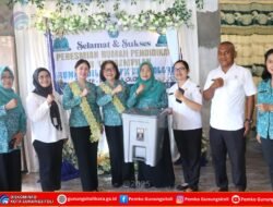 Dorong SDM HEBAT, Ketua TP PKK Gunungsitoli Resmikan Rumah Keterampilan di Desa Olora