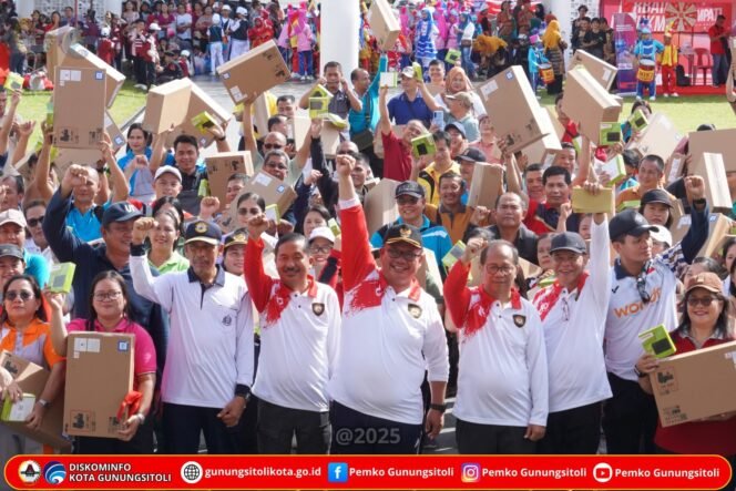 
 Program One Teacher One Laptop resmi diluncurkan Pemko: Wujud Nyata Komitmen Majukan Pendidikan Menuju Gunungsitoli Hebat