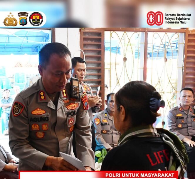 
 KAPOLRES NIAS BERSAMA PJU DAN PERSONEL KUNJUNGAN PENGHIBURAN ATAS MENINGGALNYA ORANG TUA ANGGOTA POLRES NIAS