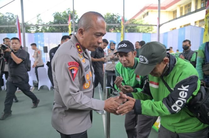 
 Polda Jabar Gelar Pangan Murah, Harga di Bawah Pasa