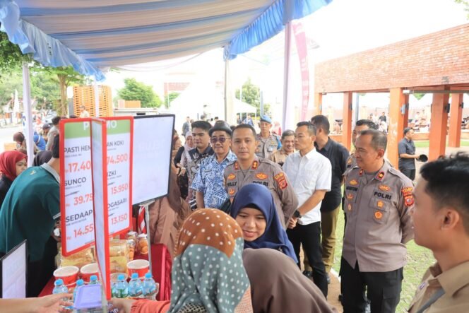 
 Polres Majalengka Bersama Pemkab Kembali Adakan Program Gerakan Pasar Murah, Harga Bahan Pokok Lebih Terjangkau