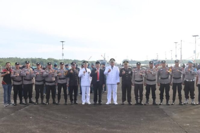
 Jajaran DPRD Kabupaten Nias Utara Menghadiri Upacara Tabur Bunga HUT KEMRI  Ke-80 Tahun 2025