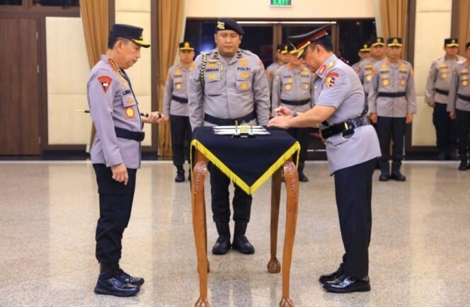 
 Kapolri Resmi Lantik Komjen Dedi Prasetyo Jadi Wakapolri