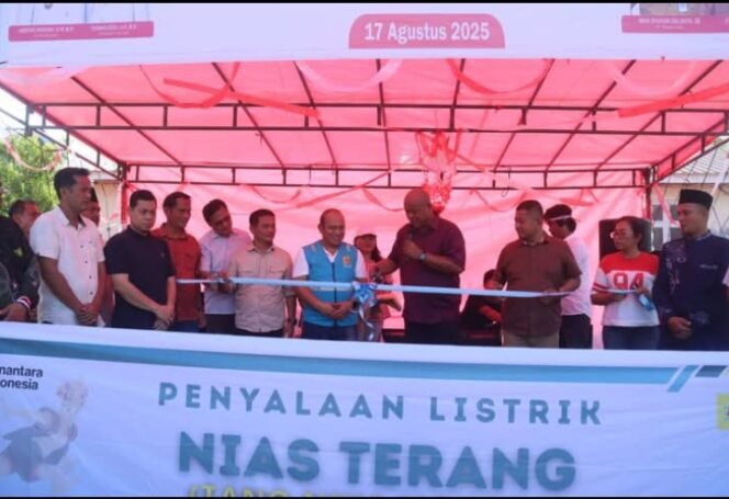 
 Anggota DPRD Nias Utara Hadirin Peresmian Instalasi Jaringan Listrik Dusun 1 Durezouliho Desa Muzoi Kecamatan Lahewa Timur