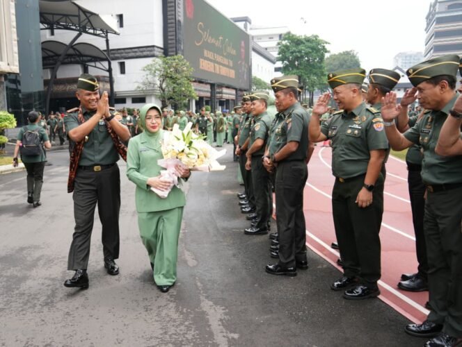 
 Wakil Panglima TNI Ikuti Tradisi Pengantar Tugas di Mabesad