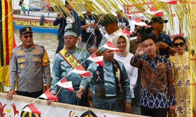 
 Hadiri Festival Pacu Jalur 2025, Wapres RI Minta Warisan Budaya Terus Dijaga