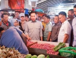 Kapolda Kalbar Dampingi Wapres Gibran Tinjau Pasar Plamboyan Pontianak