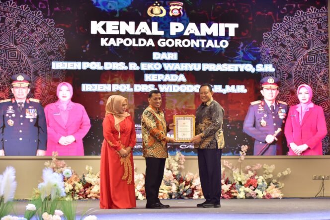 
 Polda Gorontalo Gelar Malam Kenal Pamit Dan Pisah Sambut Kapolda