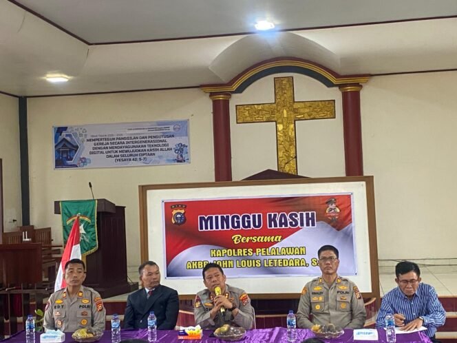 
 Polres Pelalawan Melaksanakan Minggu Kasih di Gereja GPIB Anugrah Sorek