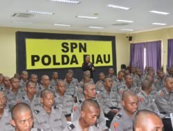 Dansat Brimob Riau Berikan Materi dan Motivasi Kepada Siswa Diktukba SPN Polda Riau 2025