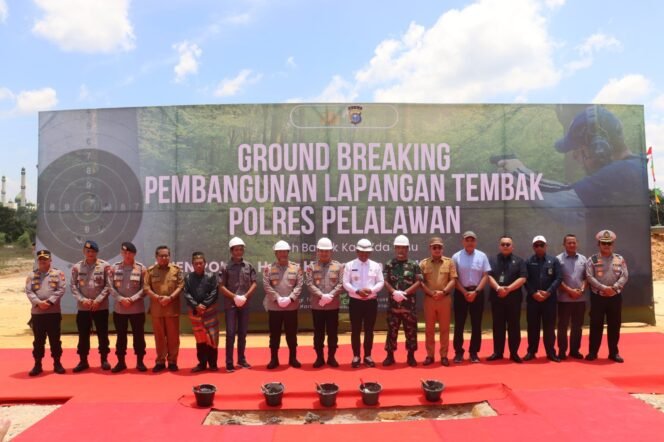 
 Kapolda Riau Bersama Bupati Pelalawan Ground Breaking Lapangan Tembak Polres Pelalawan