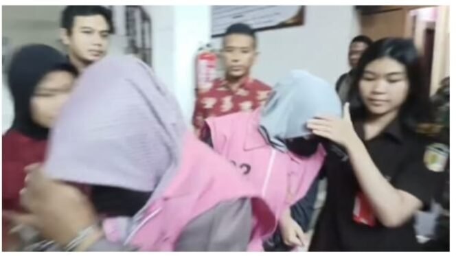 
 Kejari Rohul Tetapkan Kepsek dan Bendahara SMAN 1 Ujung Batu sebagai Tersangka Korupsi Dana BOS