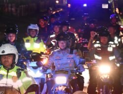 Ciptakan Rasa Aman dan Nyaman kepada Masyarakat serta Himbauan untuk Menolak Tindakan Anarkisme, Polres Nias Laksanakan Patroli Skala Besar