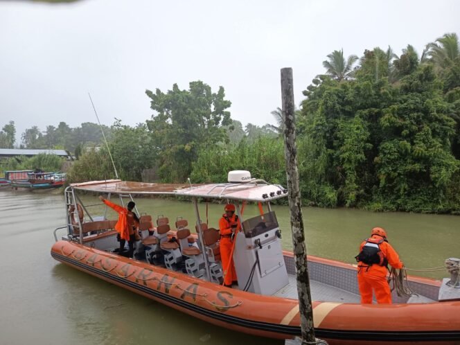 
 Kecelakaan Kapal MOB Satu Orang Nelayan Jatuh Dari Bot Masih Dalam Pencarian Lokasi Perairan Pulau-Pulau Batu, Basarnas Nias Bentuk Tim