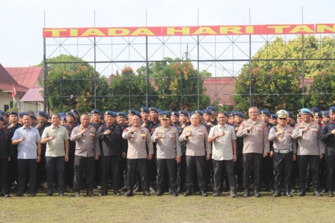 
 Kapolda Riau pimpin Apel di Mako Brimob : Apresiasi Sikap Profesional, keberanian dan Ketangguhan