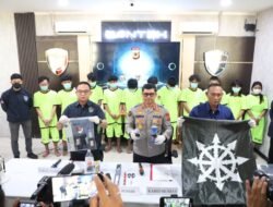 Polda Jabar  Ungkap 12 Tersangka Kasus Bom Molotov, 11 Dihadirkan Dalam Konferensi Pers