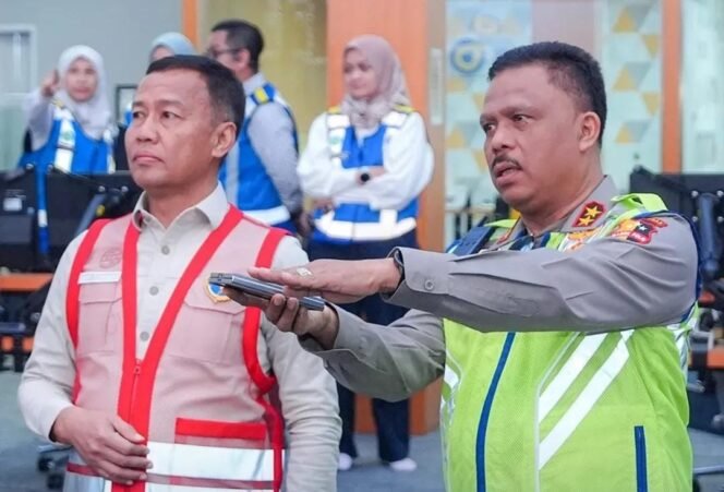
 Pantau Long Weekend Maulid Nabi, Kakorlantas Sebut Arus Tol Japek Naik Hingga 40,48 Persen