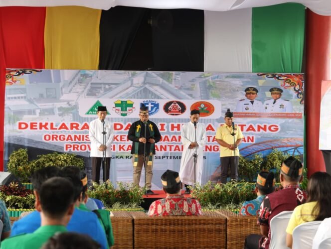 
 Hadiri Deklarasi Damai Pemuda Lintas Iman, Kapolda Kalteng Ajak Hindari Perpecahan dan Perkuat Persaudaraan