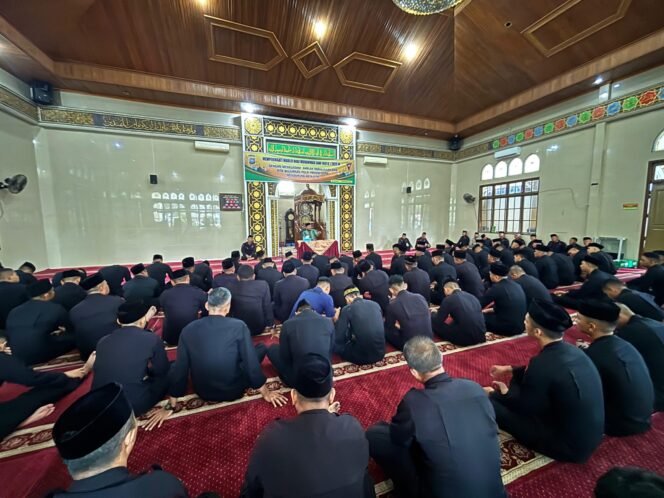 
 Satuan Brimob Polda Riau memperingati maulid Nabi Muhammad SAW 1447 H