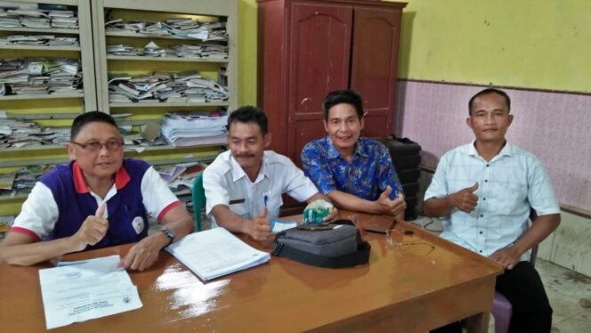 
 Diduga Kadus I, IV, dan Sekdes Tidak Menghargai Undangan Rapat Kepala Desa Hiliwarōkha