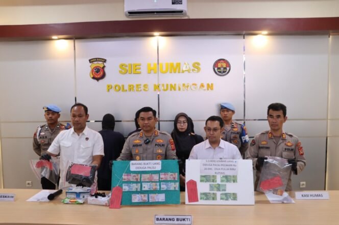 
 Sat Reskrim Polres Kuningan Ungkap Dua Kasus Peredaran Uang Palsu di Kecamatan Luragung