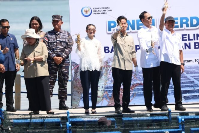 
 Kapolda Kepri Bersama Forkompinda Provinsi Kepri dan Kota Batam Terima Kunjungan Kerja Wakil Presiden RI ke Batam