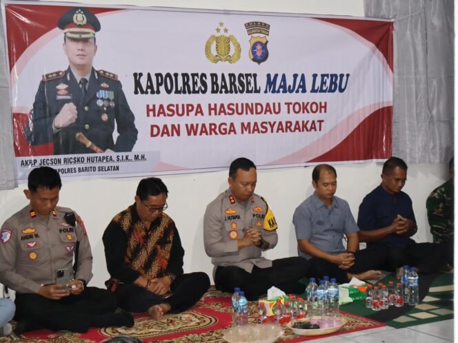 
 Penuh Kehangatan Bersama Warga, Kapolres Barsel Maja Lebu Di Desa Kalahien
