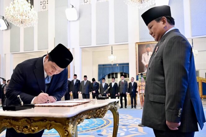 
 Presiden Prabowo Subianto Melantik Dua Menteri dan tiga Wamen Di Kabinet Merah Putih Sisa Masa Jabatan 2024-2029 di Istana Negara