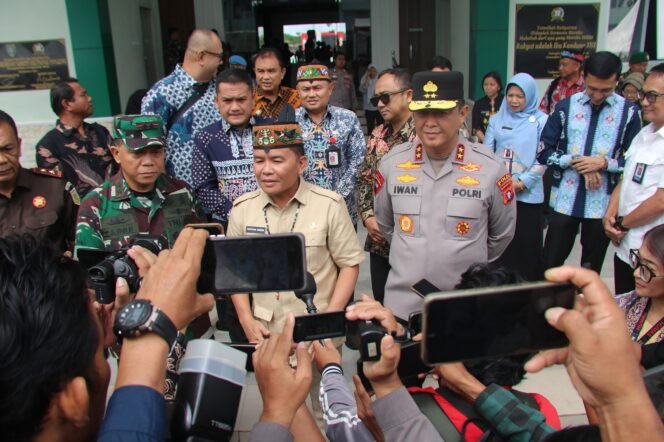 
 Perkuat Sinergi, Kapolda Kalteng Hadiri Bakti Sosial HUT ke-80 TNI Bersama Gubernur di Kodam XXII/Tambun Bungai