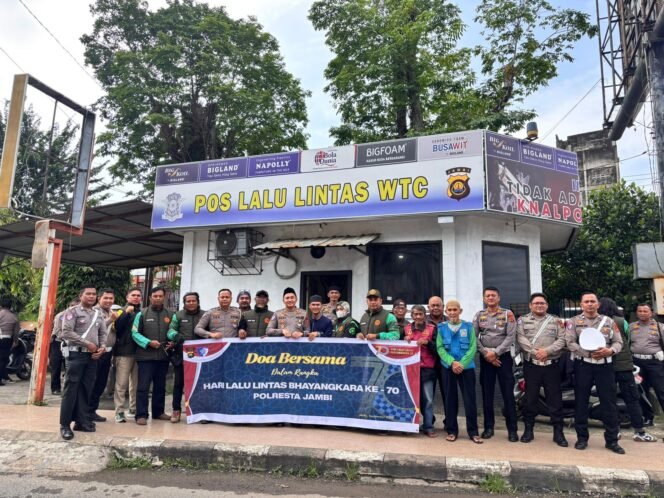 
 Satlantas Polresta Jambi Gelar Do’a Bersama Komunitas Ojol  Dalam Rangka Hari Lalu Lintas Bhayangkara Ke 70