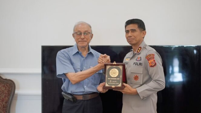 
 Kapolda Aceh bersama Wakapolda Silaturahmi ke Wali Nanggroe