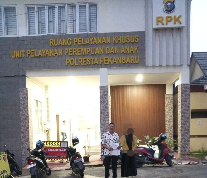 
 Miris! Gadis di Rohul Dihamili Anak Ketua RT, Bayinya Hendak Diambil Paksa