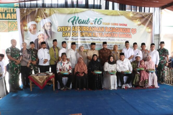 
 Polri Dukung Kerukunan Beragama, Kapolres Simalungun Hadiri Haul Ke-16 Tuan Guru Batak