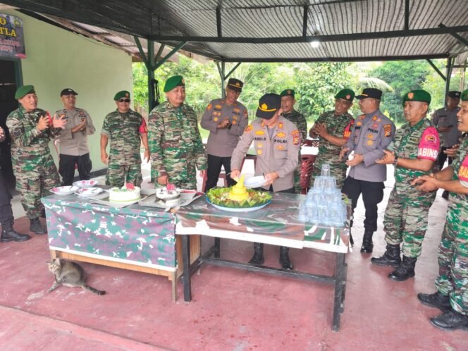 
 Ucapan Selamat HUT TNI ke-80 dari 3 Kapolsek di Koramil 04 Pangkalan Kuras