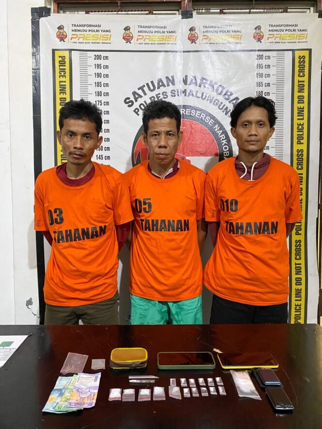 
 Digulung Saat Pesta Sabu! Polres Simalungun Tangkap Tiga Tersangka, Amankan 8,12 Gram Narkoba