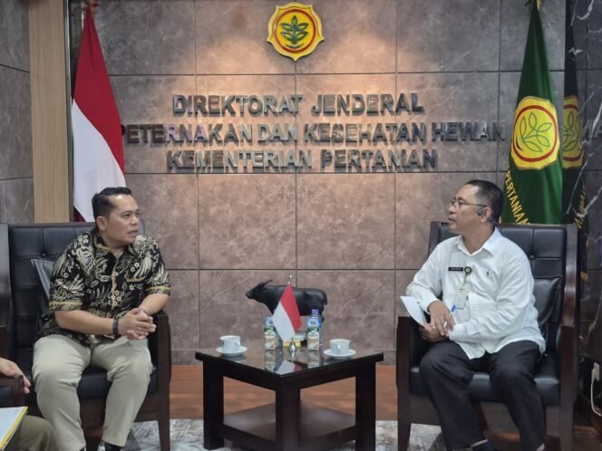 
 Kementan Dukung Pengembangan Peternakan Terpadu Sawit–Sapi di Padang Lawas
