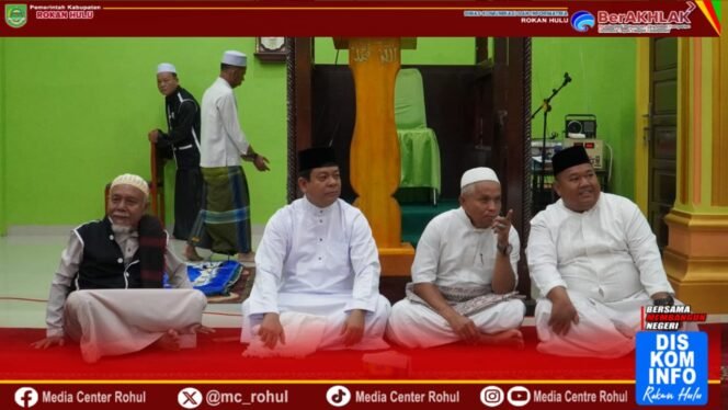 
 Wabup Syafaruddin Poti GSSB Di Desa Rambah Tengah Hilir Dibarengi Dengan Doa Bersama Wartawan Se-Rohul