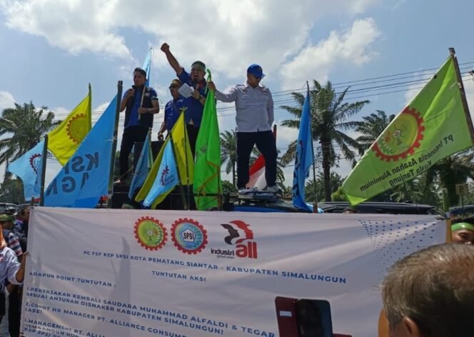 
 Aksi Damai di KEK Sei Mangkei Berujung Tegang, Buruh Desak Pemerintah Bertindak Tegas terhadap PT Alliance
