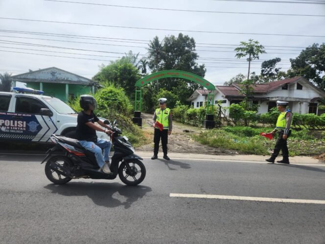 
 Kasat Lantas dan Kanit Gakkum Pimpin Operasi Zebra Humanis, Polisi Makin Dekat dengan Masyarakat