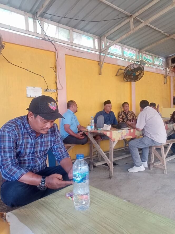 
 Terkait Dugaan Korupsi Dana Desa Ujungbatu Inspektorat Kembali Panggil Warga Masyarakat Ujungbatu 4