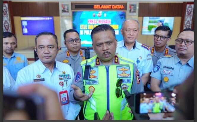 
 Kakorlantas Irjen Pol. Drs. Agus Suryonugroho, S.H., M.Hum., Imbau Polantas se-Indonesia Tidak Memblokir Wartawan: “Jangan Ada Sumbatan Informasi