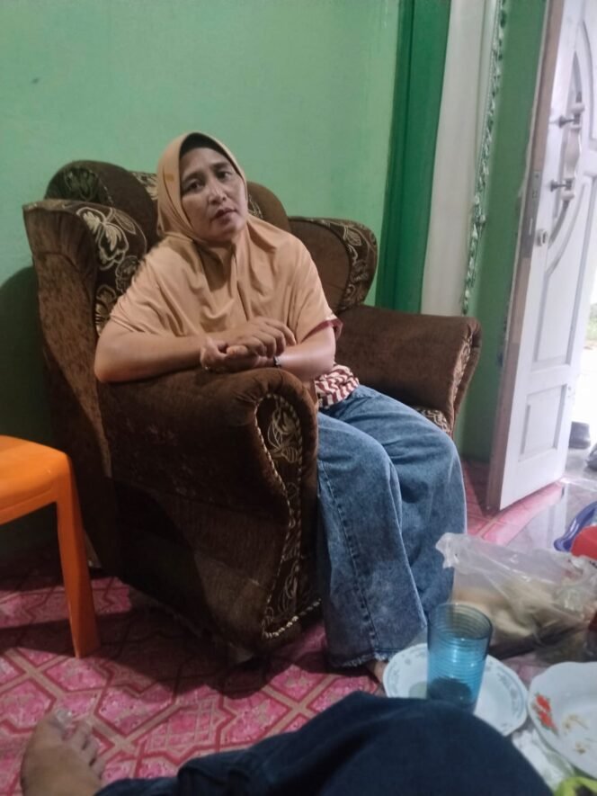 
 *Curhat Dengan Wartawan Tentang Bantuan PKH, Kades Simalinang Tebing LP kan Warganya*