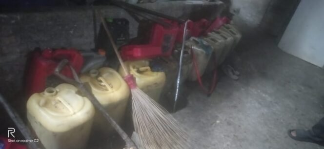 
 Ipin melayu Mafia Penimbunan BBM Subsidi Dari SPBU 14-214266 Amelia kec.Sei Kanan Di duga kebal hukum ada apa ya