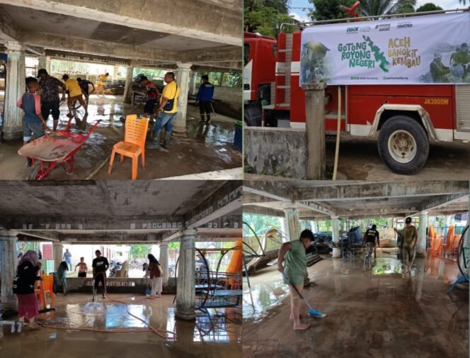 
 Lumpur Sisa Banjir Setinggi 20 Cm, Relawan Asar Humanity, Damkar, Perangkat Desa dan Warga Geruduk Meunasah Gampong Baro