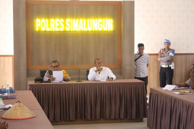 
 Polres Simalungun Terima Aspirasi dan Diskusi dengan Forum Organisasi Masyarakat Sipil serta Petani Kecamatan Tapian Dolok