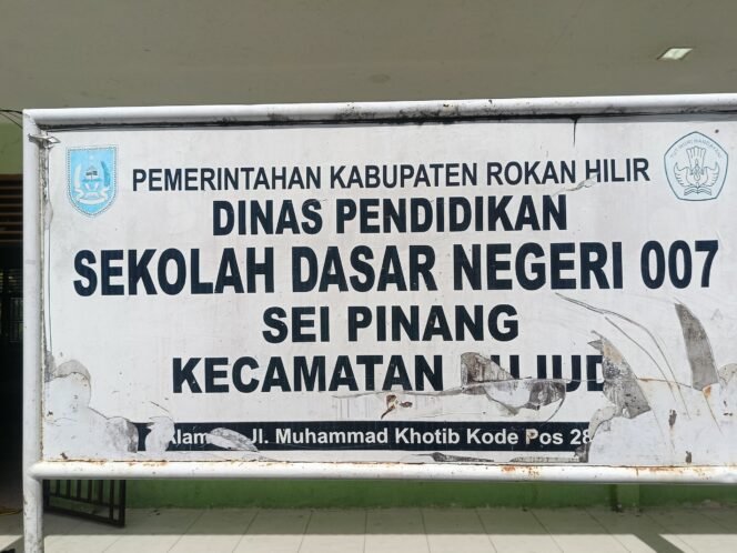 
 Miris! Gedung SDN 007 Sungai Pinang Rapuh dan Tak Layak Transparansi Dana BOS Dipertanyakan