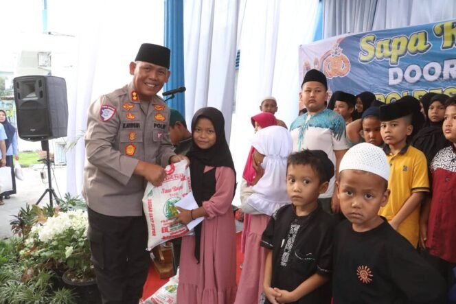 
 Sapa Ramadhan Door To Door Kapolres Simalungun Berbuka Puasa Bersama Salurkan Tali Asih kepada Anak-anak Yatim Piatu serta Kaum Duafa